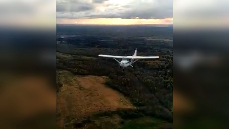 Samolot Cessna 172 minął dosłownie o włos maszynę, z której kręcono nagranie