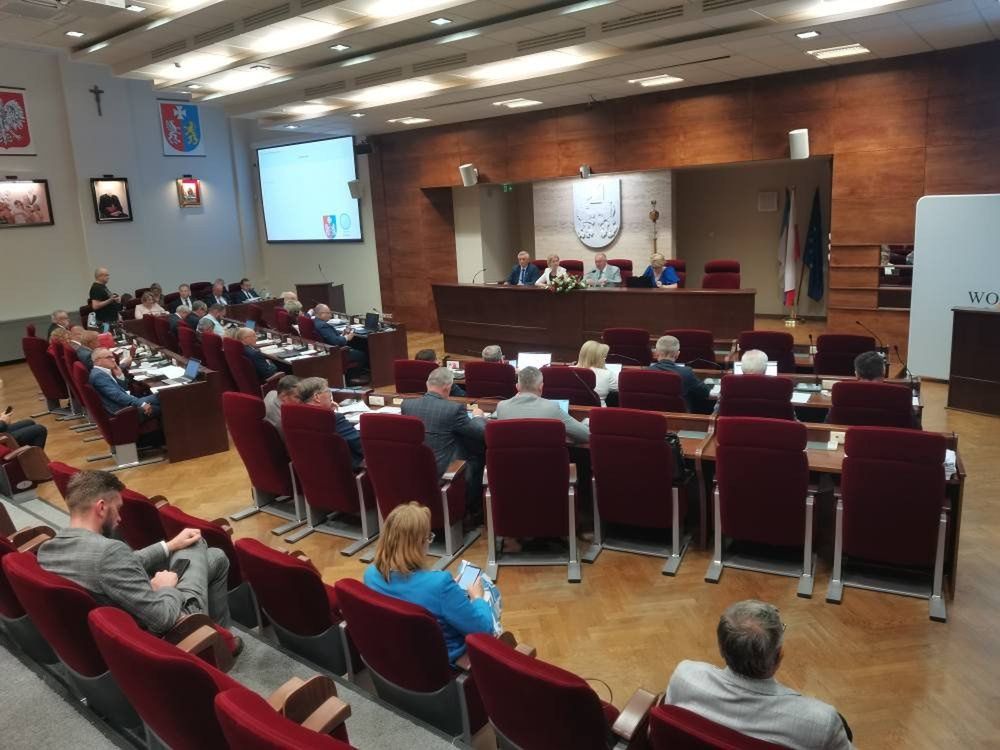 Po długiej dyskusji sejmik poparł absolutorium i wotum zaufania dla Zarządu Województwa Podkarpackiego
