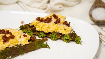 Gdy na stole pojawiają się zielone gofry z jajecznicą, nikogo nie trzeba namawiać do jedzenia