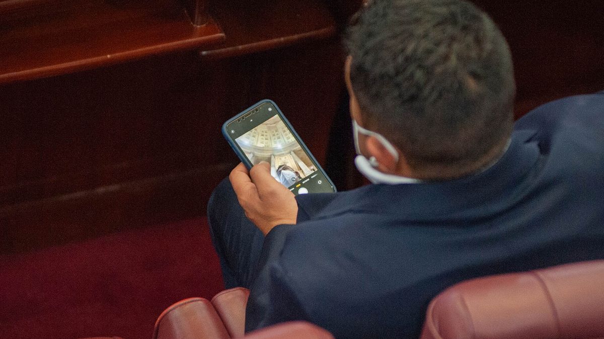 Pegasus może służyć do inwigilacji przeciwników politycznych.