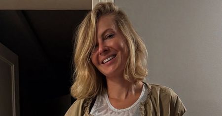 "Ubrana" w samą kołdrę Edyta Pazura ruszyła w KOLEJNĄ wyprawę: "Prawie jak Paryż, a jednak Praga"