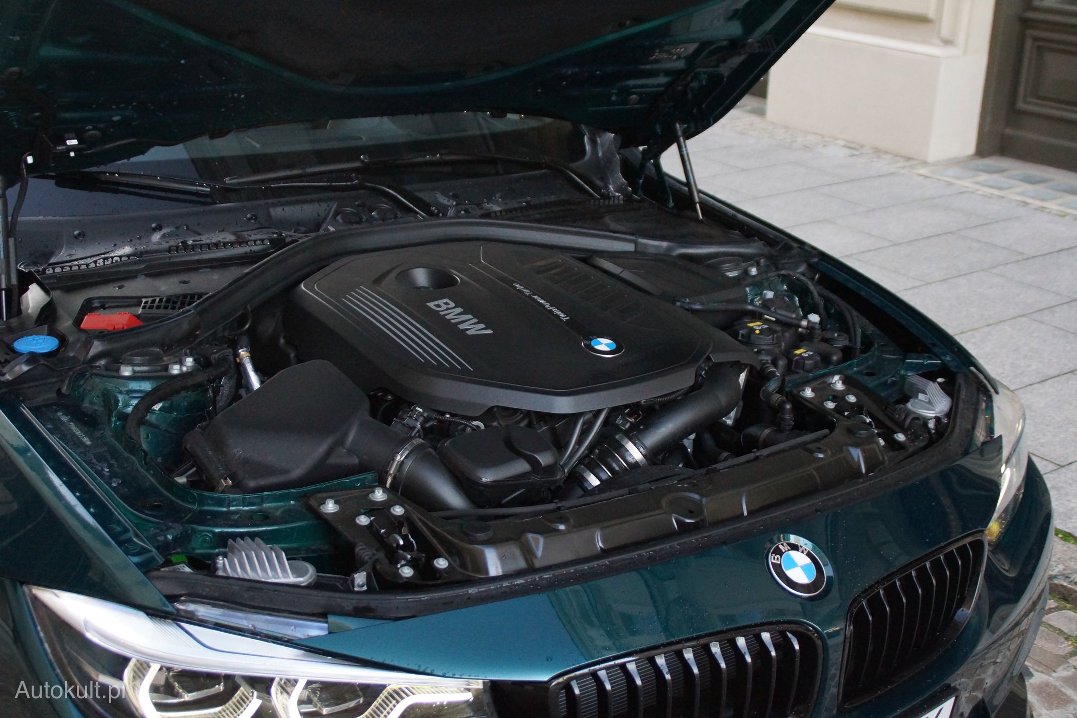 Rzędowa "szóstka", czyli tradycyjny silnik w BMW