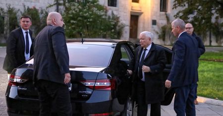 Kraków. Jarosław Kaczyński był na Wawelu. Politycy pojechali do biura PiS
