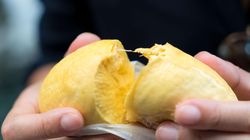 Durian - kontrowersyjny owoc. Nie każdy odważy się zjeść