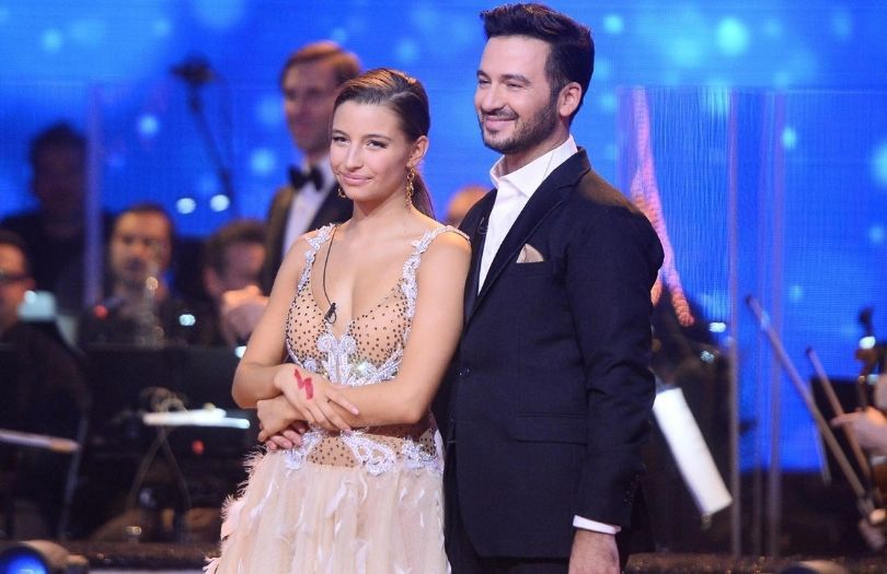  Julia Wieniawa odbiera nagrodę Kobiety Roku i opowiada o wsparciu Strajku Kobiet w finale "Tańca z gwiazdami"