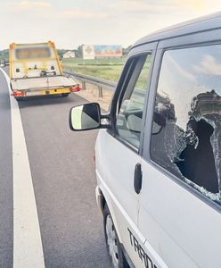 Furia kierowcy na S3. Wysiadł i wybił szybę, bo... bus jechał zbyt wolno