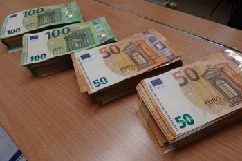 Sukces KAS. Rutynowa kontrola. Gotówka ukryta pod ubraniem