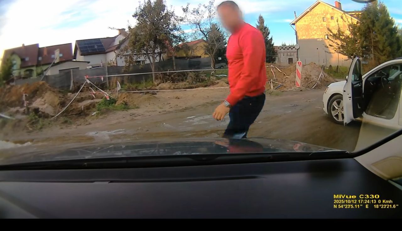 Aż do niego wysiadł. Kierowca skody nagrany. Burza w sieci