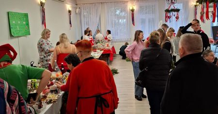 Stoiska pękały w szwach! Tak wyglądał świąteczny jarmark w Łubiance