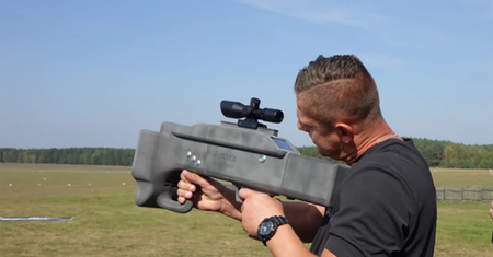 Karabin przeciwko dronom. Polska broń najnowocześniejszym rozwiązaniem na świecie