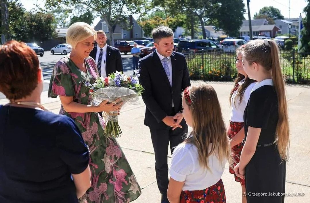 Agata Duda w polonijnej placówce doszkalającej podczas wizyty w USA, fot. Instagram.com/pierwszadama_akd