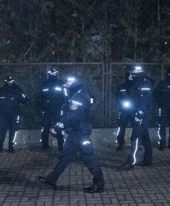 Policjanci zniknęli sprzed domu Kaczyńskiego. Szef MSWiA wyjaśnia