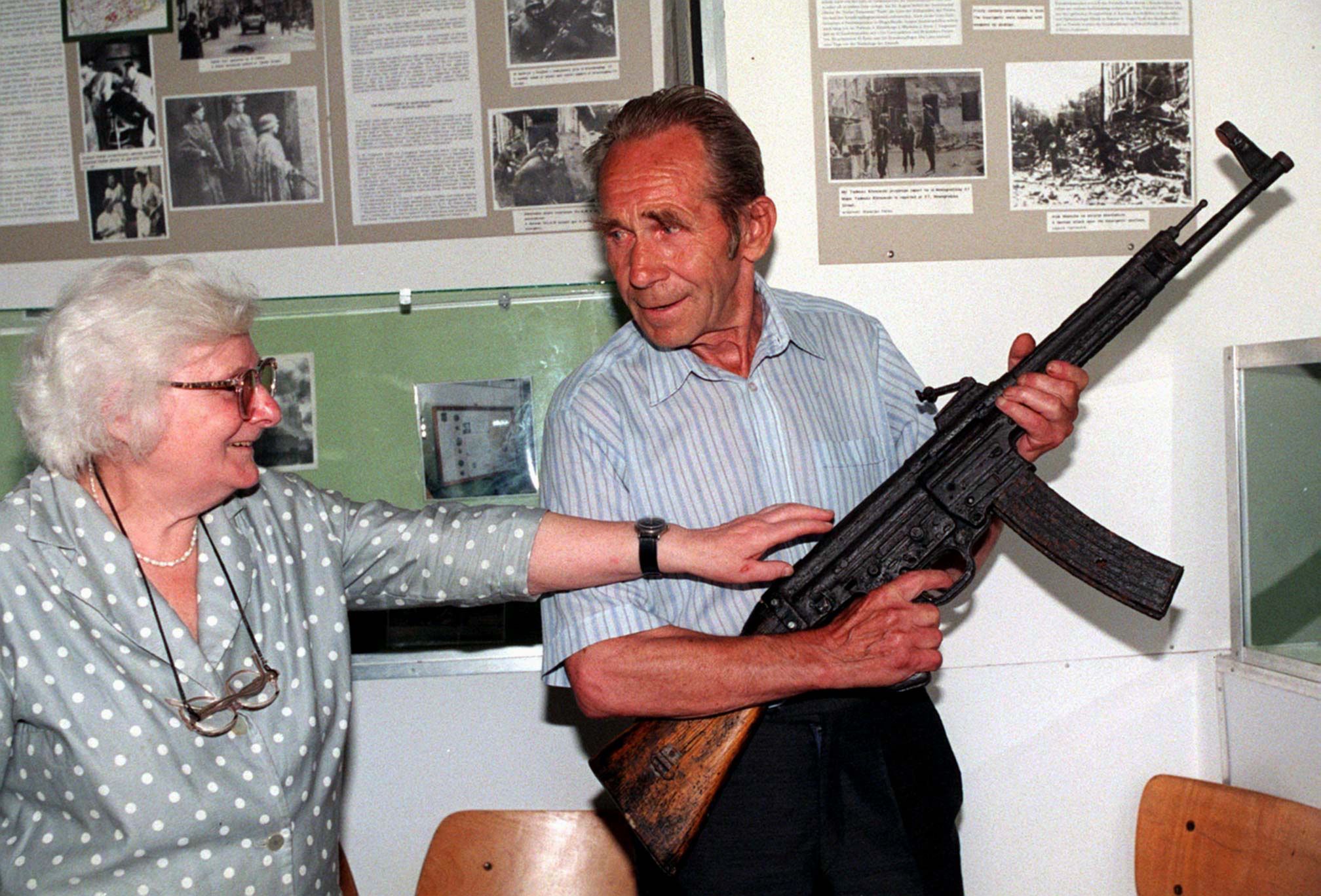 Na zdjęciu Jadwiga Podrygałło z DYSK-u w 1998 r.
