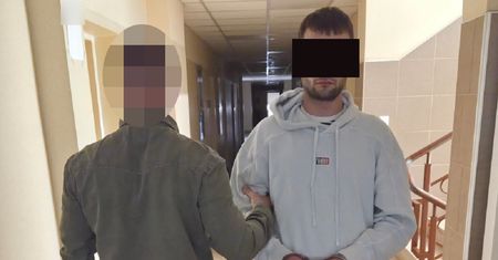 Wypłacał pieniądze z kodów BLIK. Nerwowo się rozglądał