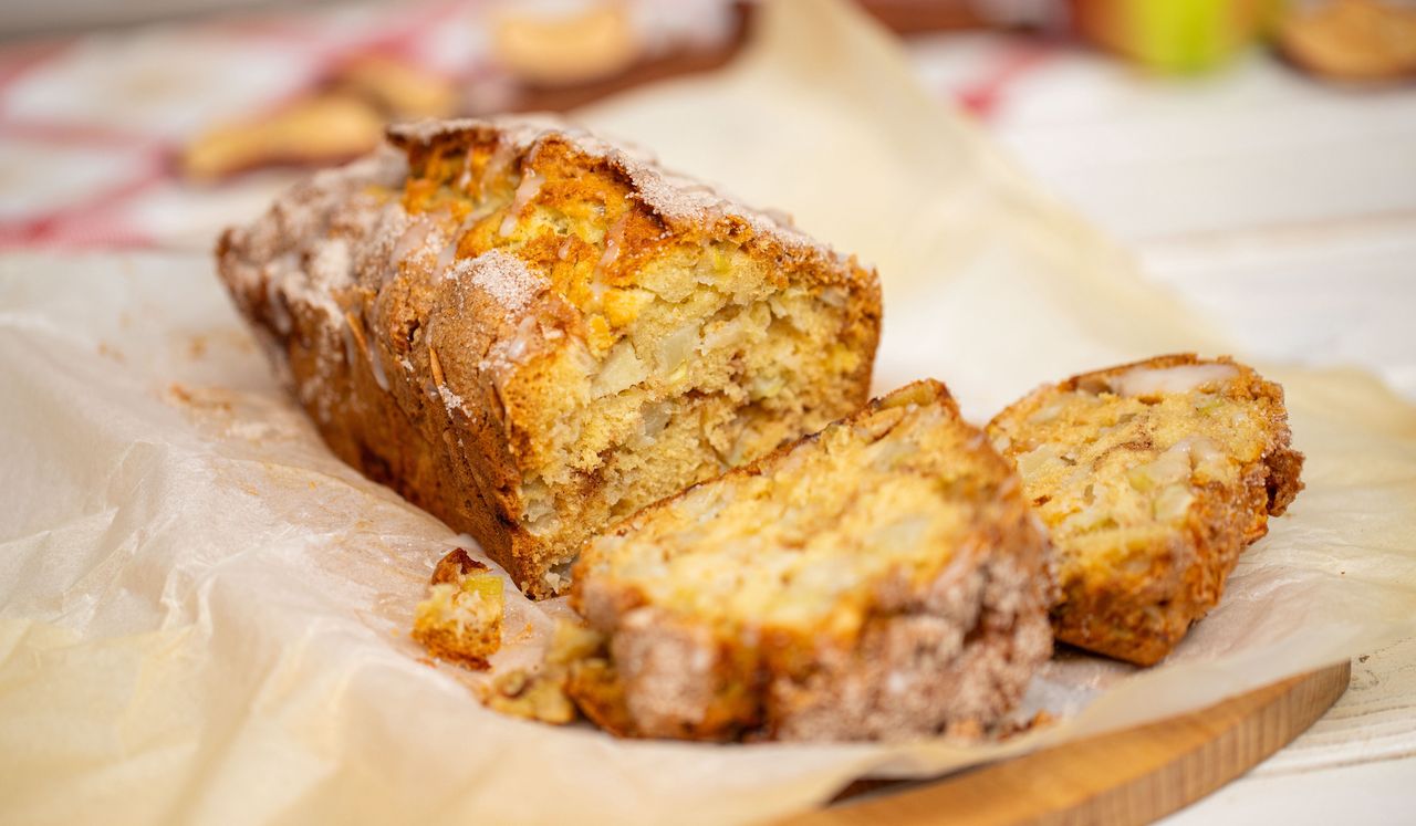 Cinnamon-apple bread