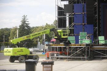 Chorzów: Lato z Radiem i Telewizją Polską 2025 już w ten weekend. Przy Stadionie Śląskim powstaje scena