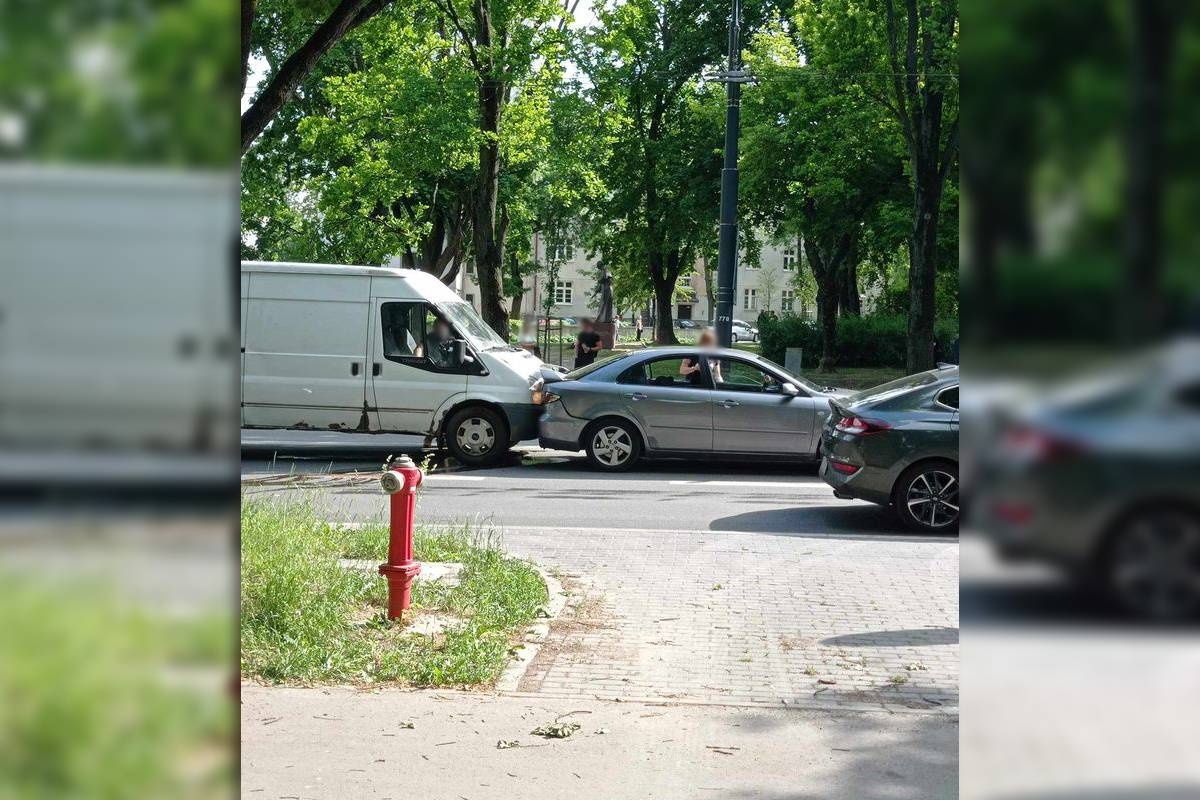 Zderzenie czterech pojazdów na Al. Racławickich