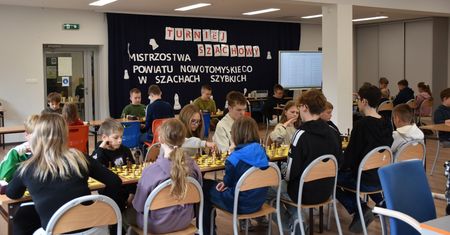 Mistrzostwa Powiatu Nowotomyskiego w Szachach Szybkich w Szkole Podstawowej Arka w Nowym Tomyślu