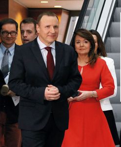 Tusk z rogami w TVP? Krytyka płynie nawet z obozu PiS
