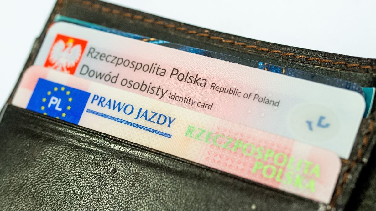 Prawo jazdy to ostatni z dokumentów niedostępnych na telefonie