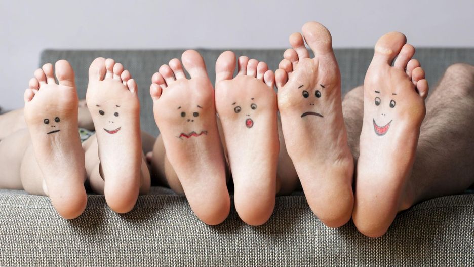 Dolegliwości stóp w ciąży.  Skąd się biorą i jak sobie z nimi radzić? 