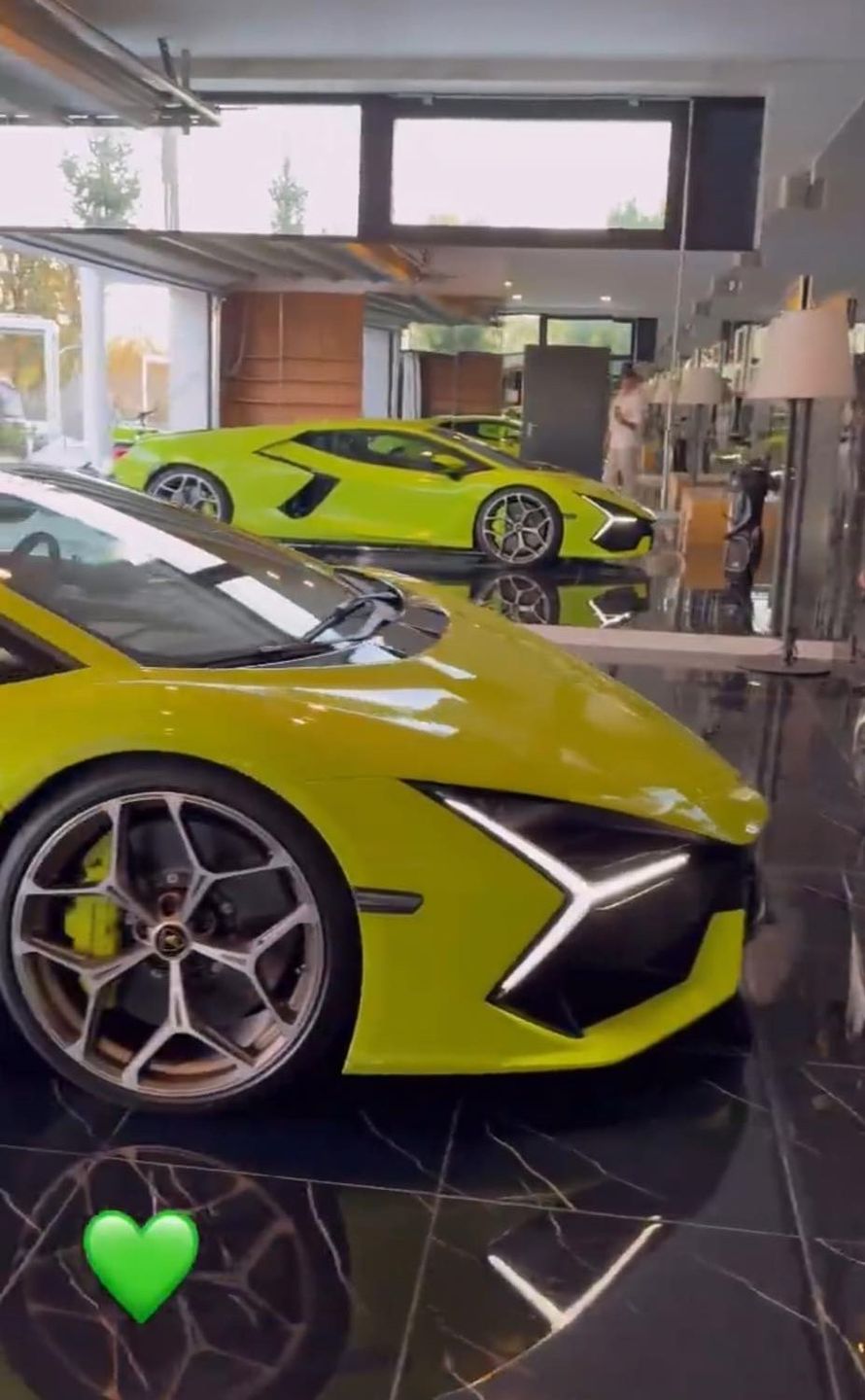 Nowe auto narzeczonego Klaudii Halejcio. Cena zwala z nóg