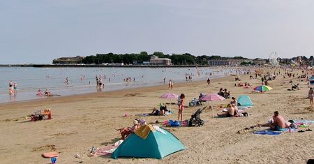 20-latka zgwałcona przy plaży. Szukają napastnika. Poruszenie w Anglii