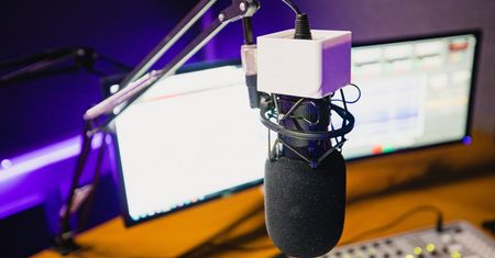 RMF FM liderem w większości dużych miast. Nowe dane o słuchalności radia