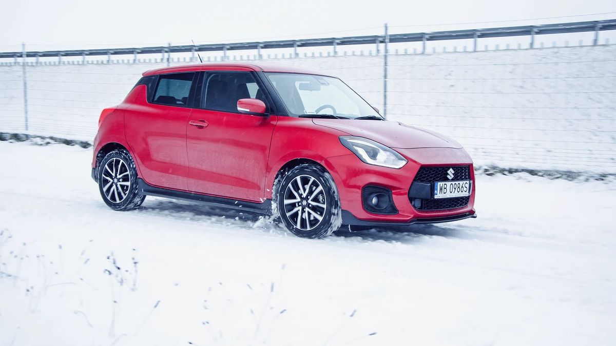 Test hamowania na śniegu