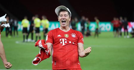 Imprezował do rana. Robert Lewandowski - "piłkarz do tańca i do różańca"