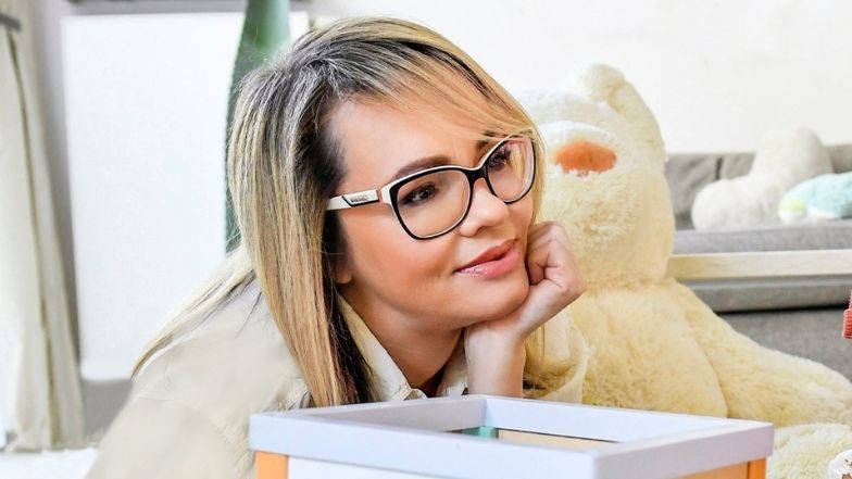 Weronika Marczuk pozuje z córką