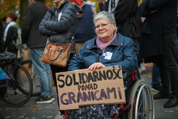 Kim jest Babcia Kasia? To ona stała się ikoną uczestniczek Strajku Kobiet