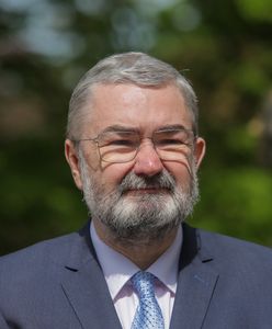 Ostrzega przed euro. Uwagę zwraca majątek Karskiego