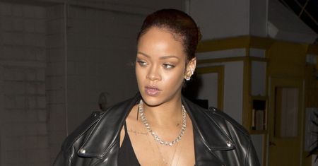 Rihanna pokazła przekłuty sutek!