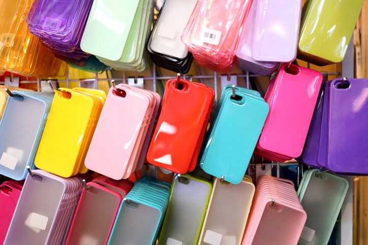 Praktyczny case na telefon. Czym się kierować przy wyborze etui na komórkę?