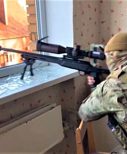 Snajper zaczaił się na Rosjan. Zabójcza celność na froncie