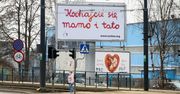 "Kochajcie się mamo i tato". Wielka akcja billboardowa w Polsce. Kto za nią stoi?