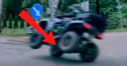 Sceny pod Warszawą. Pokazali nagranie. Tak jechał rondem