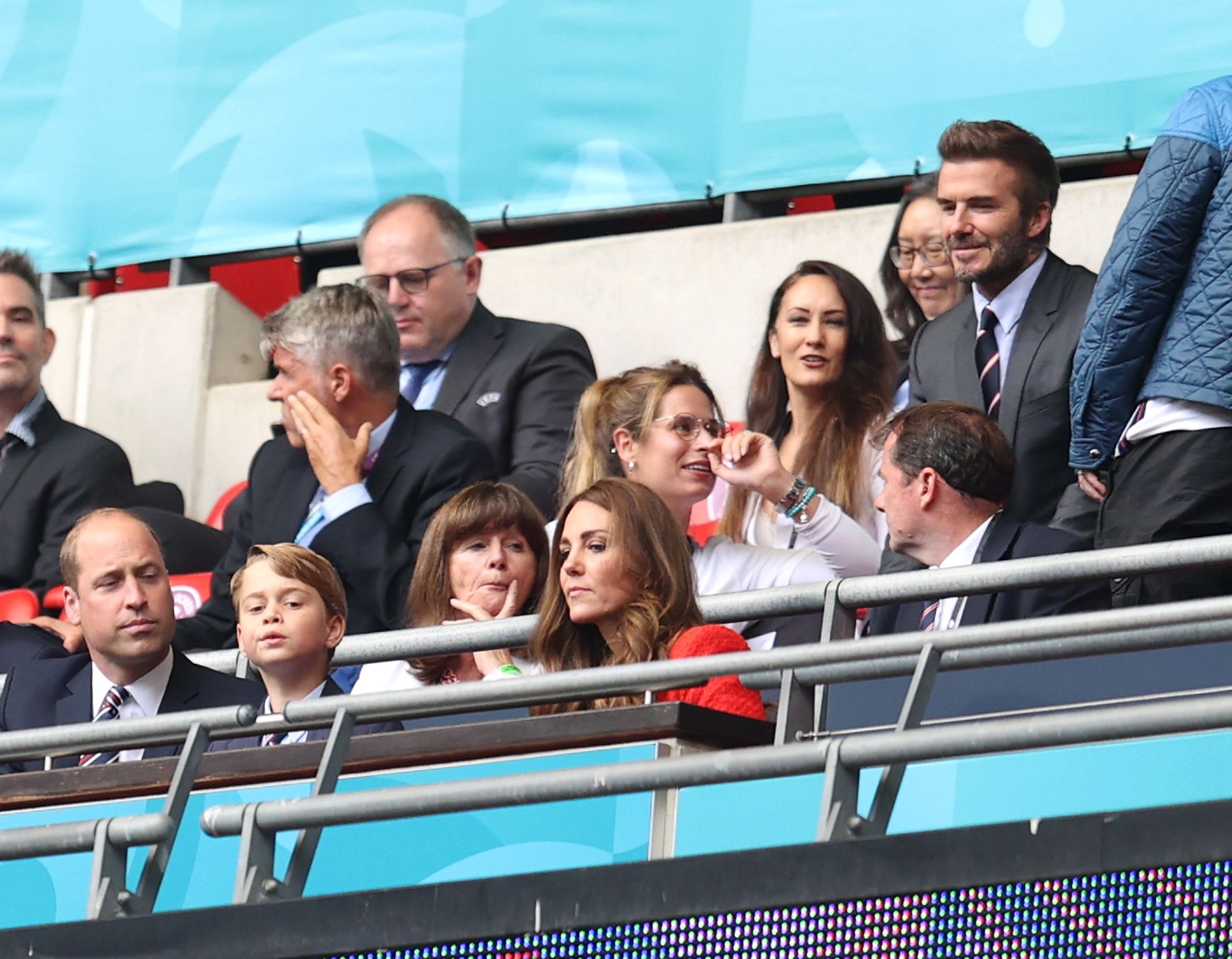 Książę William, księżna Kate i książę George kibicują drużynie narodowej podczas meczu Anglii z Niemcami, w 1/8 finału Euro 2020