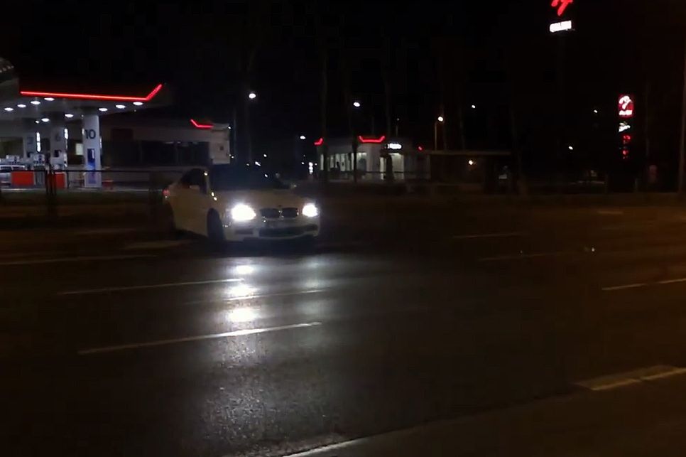 Boguś z BMW M3 prowokuje policję na ulicy