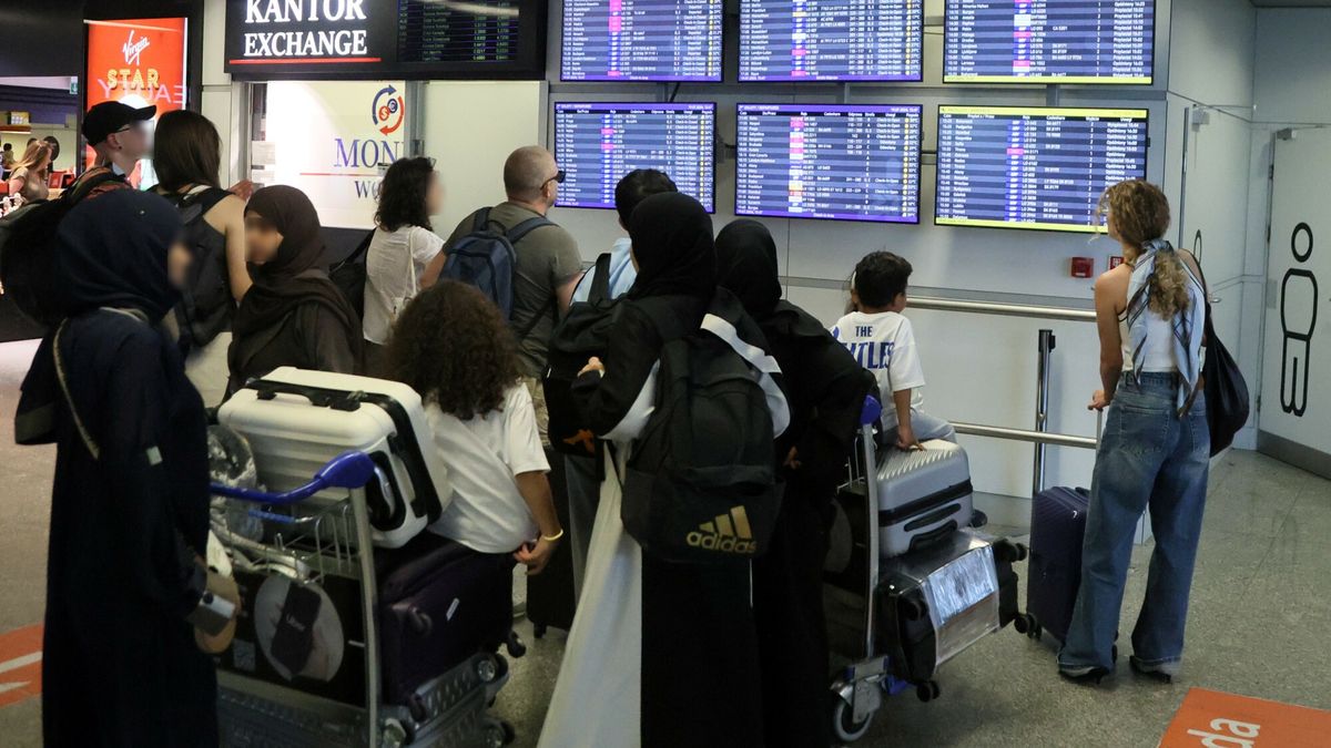 Lotnisko Chopina w czasie awarii informatycznej
Fot. Wojciech Olkusnik/East News, Warszawa, 19.07.2024. Lotnisko im. F. Chopina w Warszawie. Na Okeciu odczuwalne sa efekty globalnej awarii oprogramowania CrowdStrike. Awaria spowodowala zaklocenia w systemach odpraw przewoznikow, m.in. WizzAir i Ryanair.
Wojciech Olkusnik