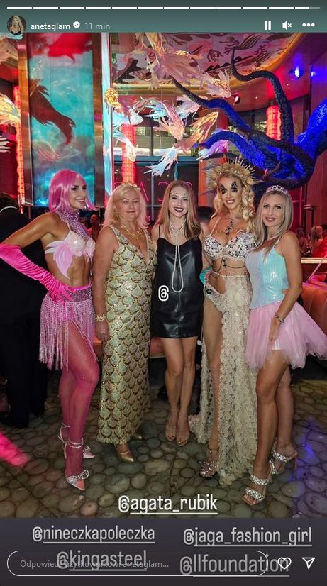 Agata i Piotr Rubikowie bawią się na imprezie halloweenowej z Anetą Glam