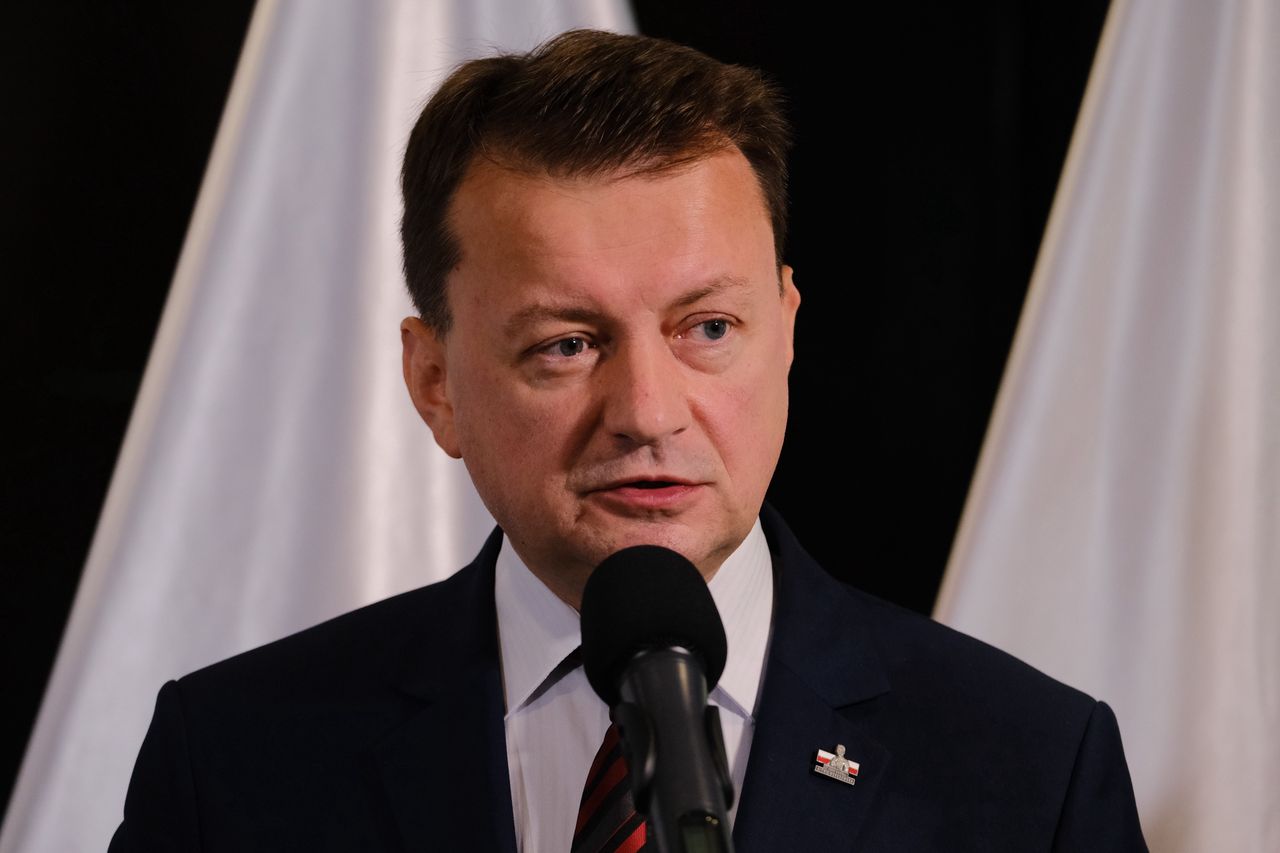 Z salonu kosmetycznego do biura szefa MON. Kto pracuje u Mariusza Błaszczaka?
