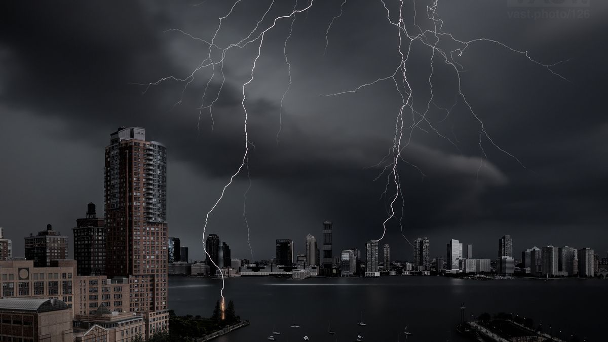 Niesamowite zdjęcie burzy, o rozdzielczości 5,45 gigapiksela. Bez problemu dojrzysz tu szczegóły domów 1