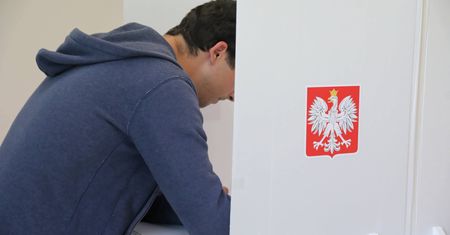 Apel ambasady RP w Holandii. Proszą, by głosowali w innych krajach
