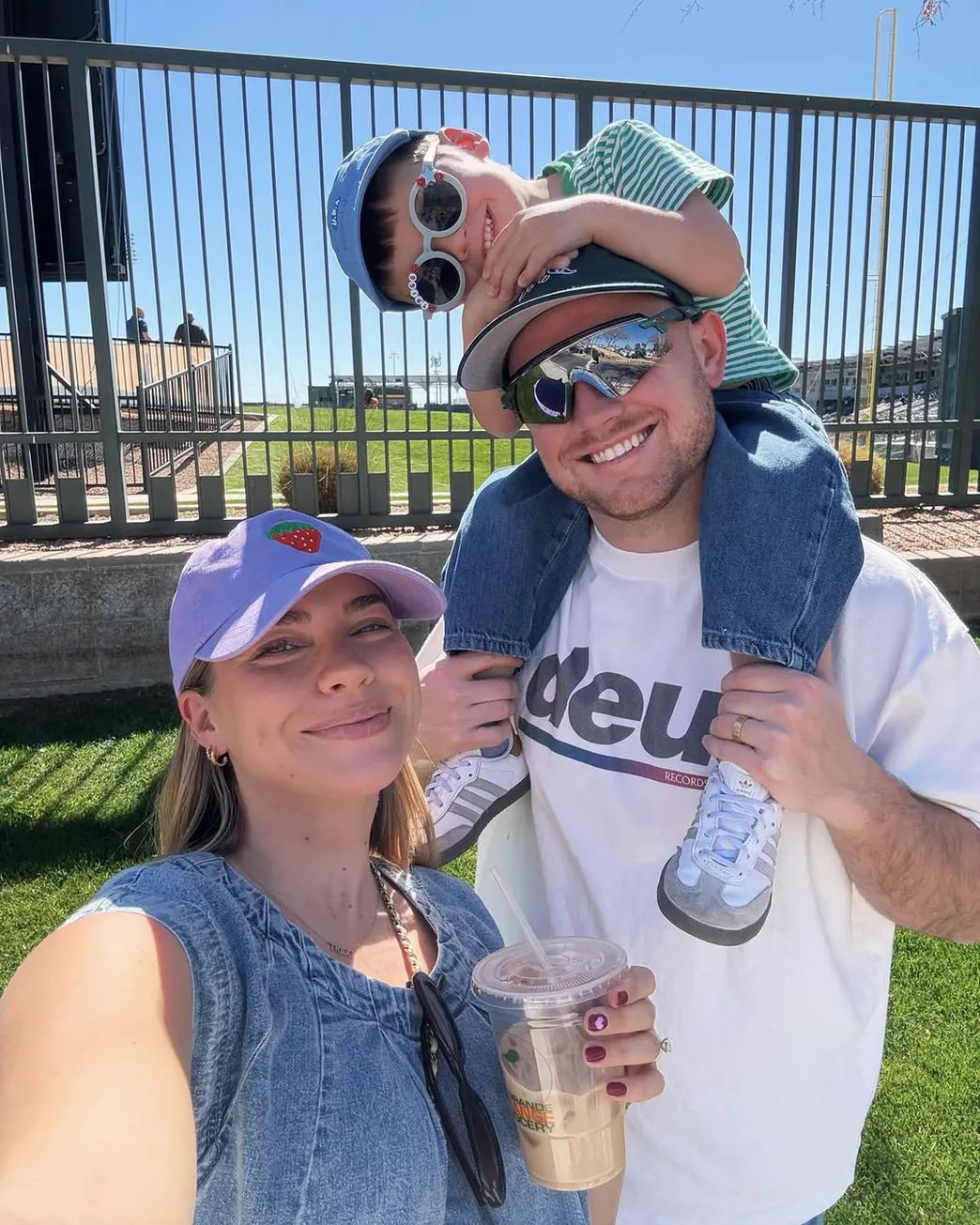 Emilie Kiser z mężem i synem