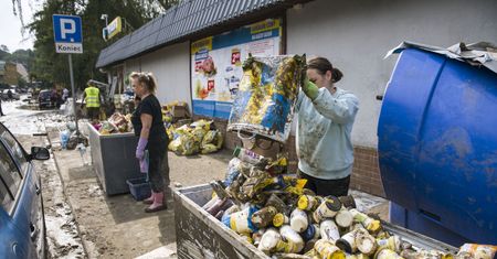 Opole: Wojewoda zapewnia o braku problemów finansowych po powodzi