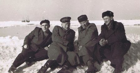 Zamarznięty Bałtyk. Ludzie chodzili po nim pieszo i budowali karczmy