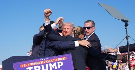 Zamach na Trumpa. Oto co mówili do siebie agenci