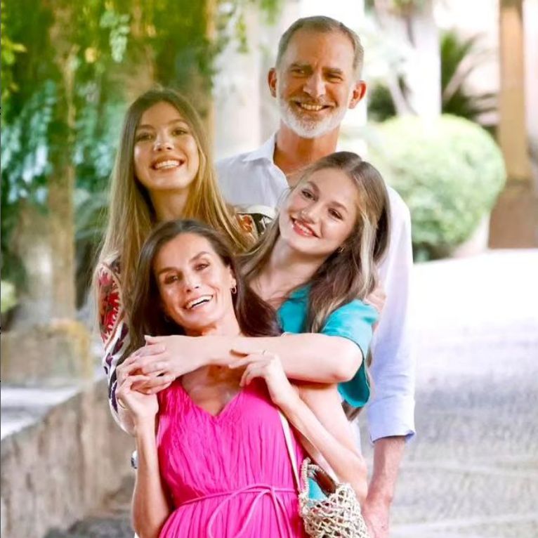 Instagram: queenletizia. Historyczna decyzja w hiszpańskiej rodzinie królewskiej. "Złamała wielowiekową tradycję"